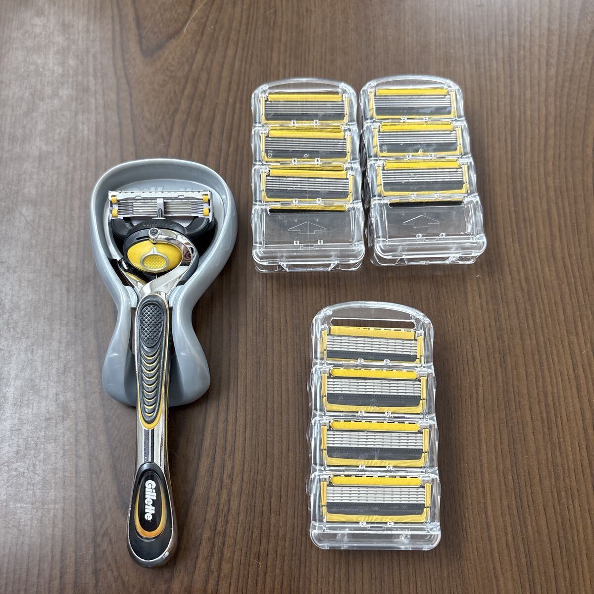 708p1632☆ Gillette ジレット 髭剃り 本体 替刃拍卖