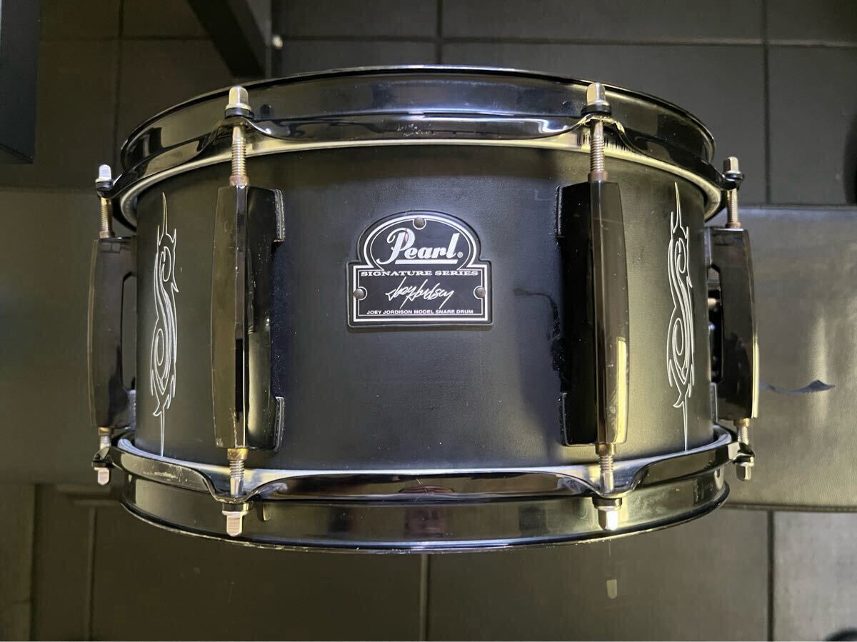 JJ1365 ジョーイ・ジョーディソン シグネチャー スネアドラム / スリップノット ロゴ パール Joey Jordison Pearl Snare Puresound Evans拍卖