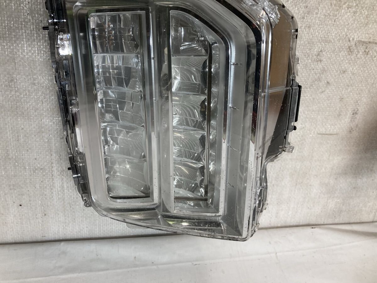 DELICA CV1W 後期 デリカD:5 KOITO 100-67120 ヘッドランプ ランプ HEADLIGHT拍卖