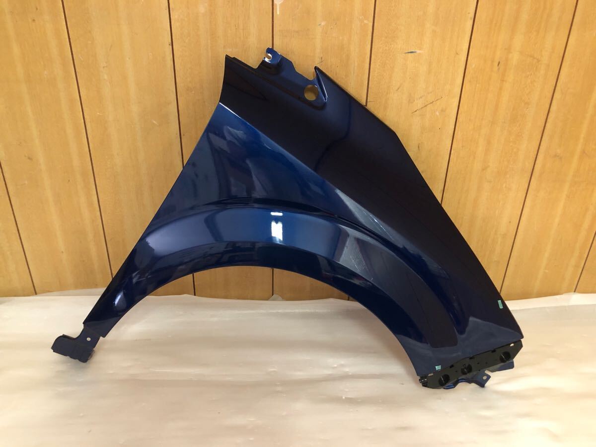 日産 ノート オーラ FE13 純正 右 フロントフェンダー ブルーメタリック系 少損!拍卖