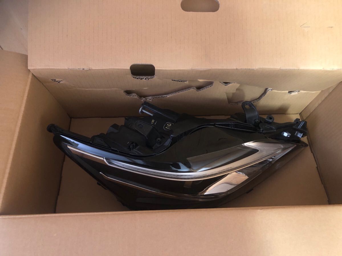 レクサス CT 200h ZWA10 後期 純正 LED 右 ヘッドライト 打刻:DD KOITO 76-28 81110-76181 拍卖