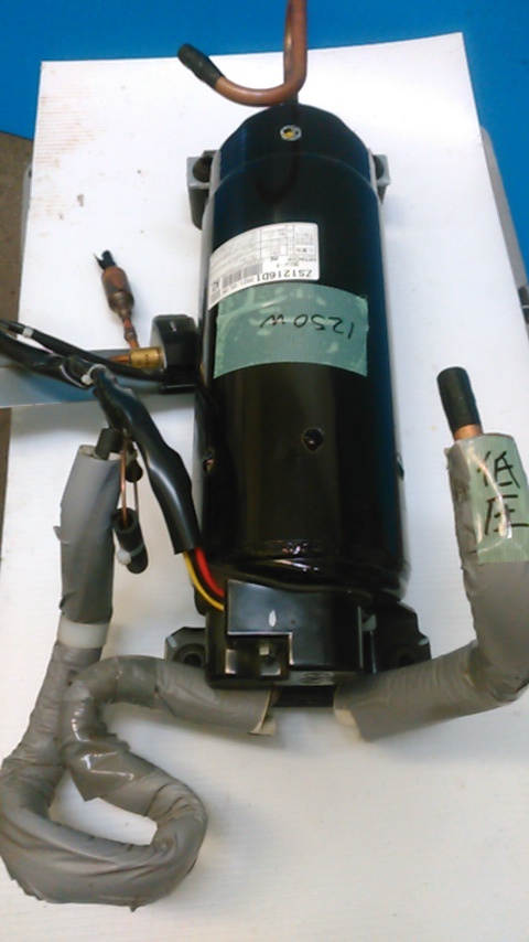 日立 1250w冷凍機コンプレッサー R404A 2021年製拍卖