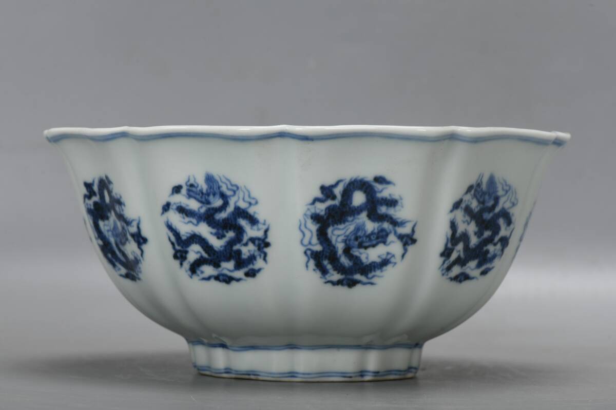 ◆蔵出◆中国古美術 大明宣徳年製款 青花 十―龍紋大碗 美品 細密細工造 置物 擺件 古賞物 骨董 時代物 A04拍卖