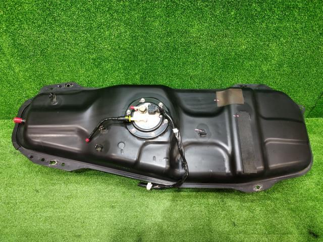 エブリィ ABA-DA17W フューエルタンク 89101-64P01 ポンプ付拍卖