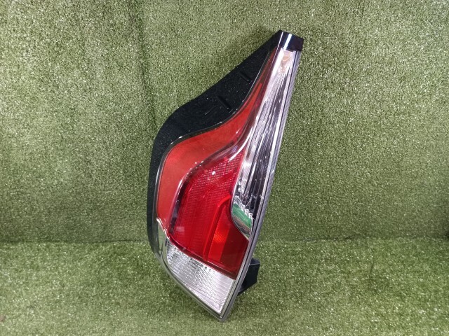アクア DAA-NHP10 左テールランプ 左テールライト スタンレー 52-297 81561-52D00 81561-52D01拍卖