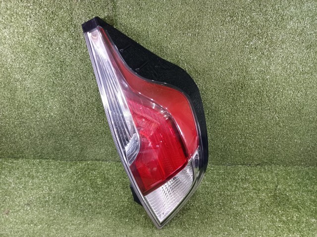 アクア DAA-NHP10 右テールランプ 右テールライト スタンレー 52-297 81551-52D00 81551-52D01拍卖