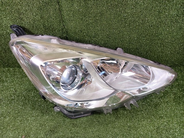 アクア DAA-NHP10 右ヘッドランプ 右ヘッドライト 81110-52K40拍卖