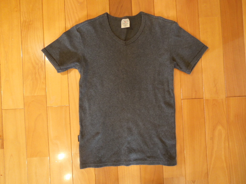 AVIREX アヴィレックス 半袖VネックTシャツ Sサイズ拍卖