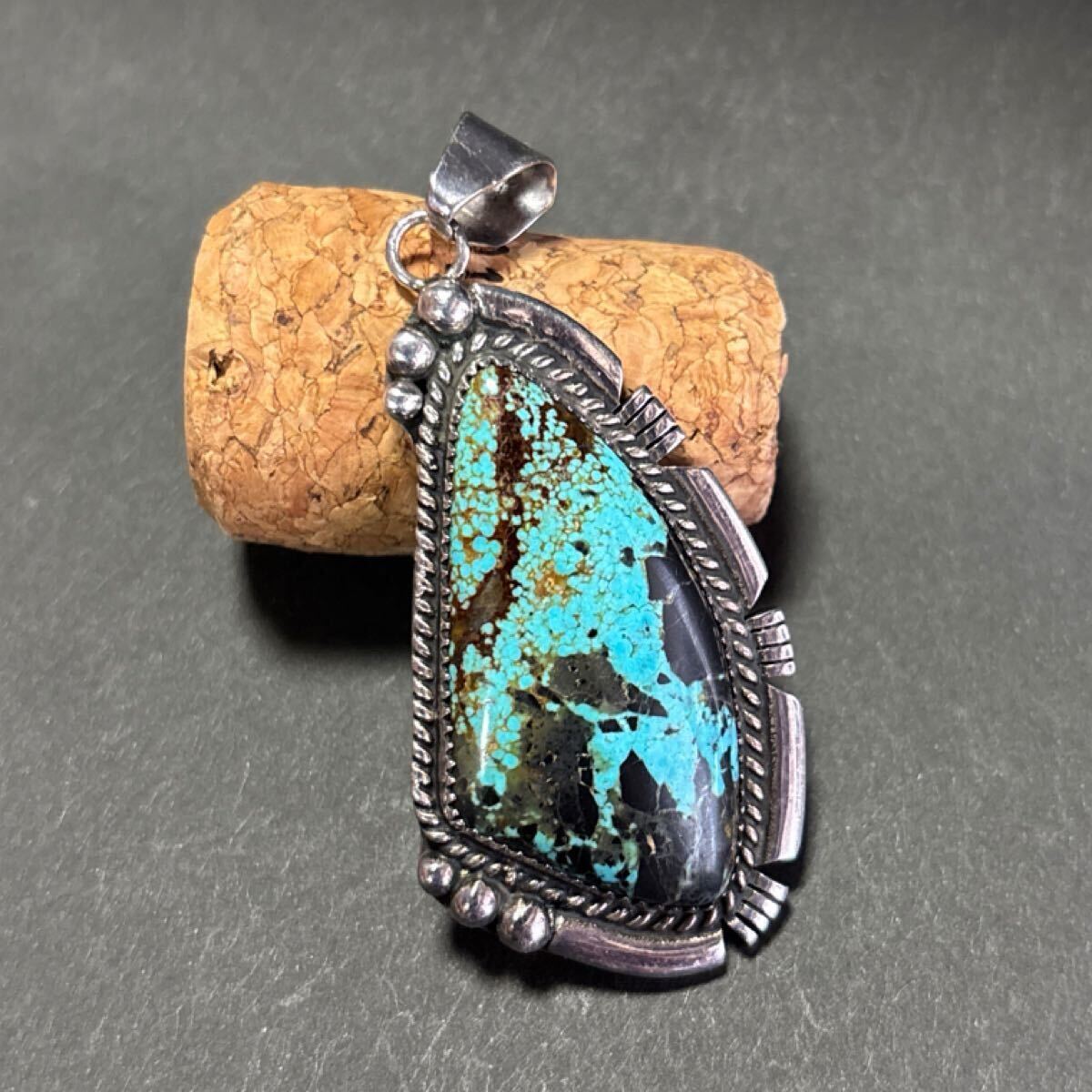 極上 オールド ナンバーエイトターコイズ ペンダント トップ インディアンジュエリー ナバホ navajo ヴィンテージ sterling拍卖