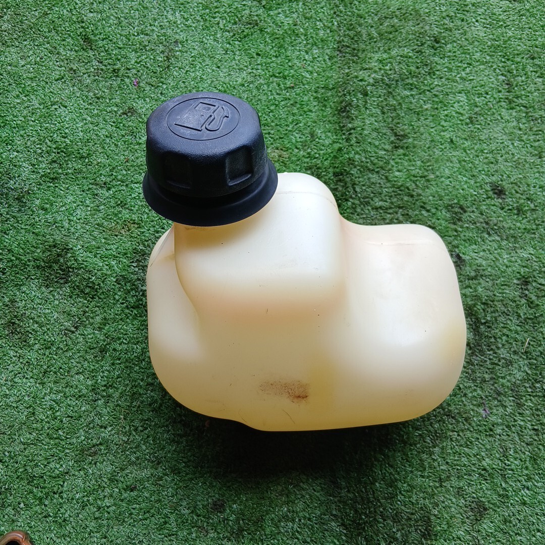 ホンダ 耕運機 FF300 燃料タンク 割れ無し 漏れ無し 美品 タンク エンジン サラダ 管理機 HONDA 倉庫内保管 ガソリン拍卖