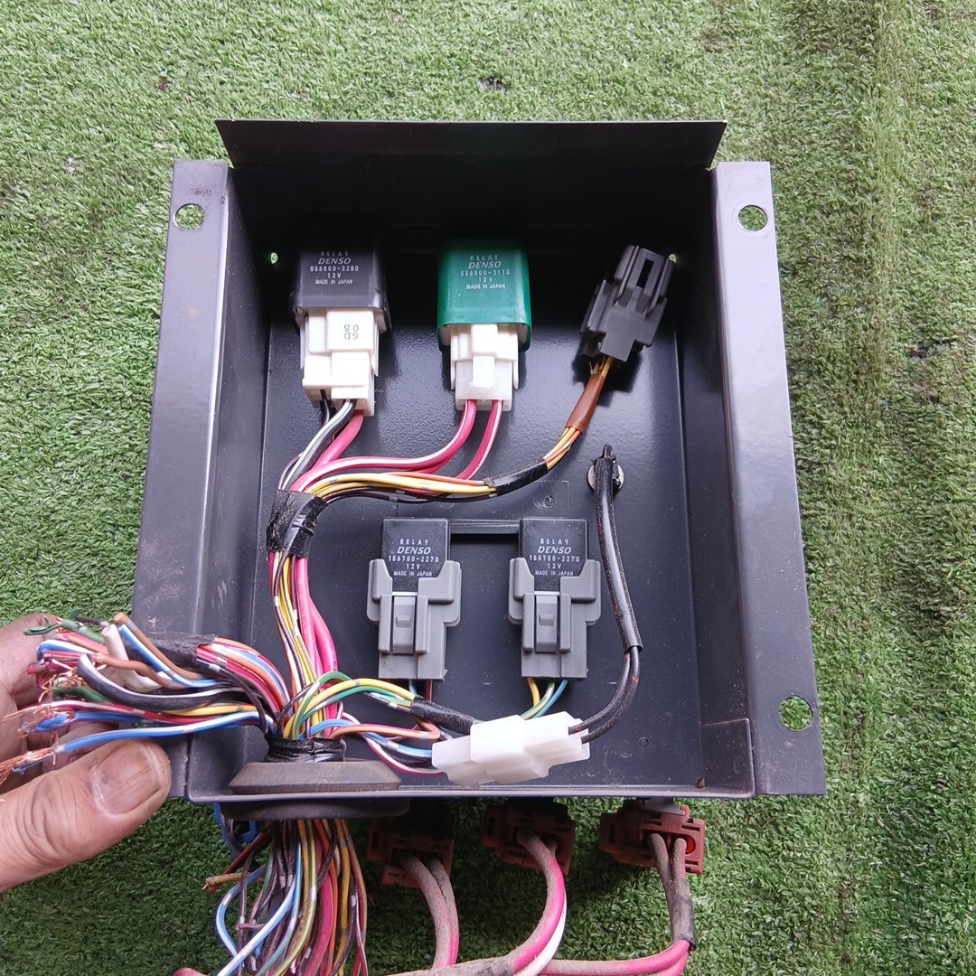 クボタ コンバイン AR335 ARN335 リレー ヒューズ 実働車外し 電子部品 グロー 前照灯 倉庫内保管 ウィンカー拍卖