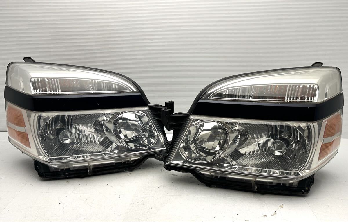 ★当日発送★トヨタ AZR60G AZR65G ヴォクシー 後期 ヘッドライト 左右セット KOITO 28-183 ヘッドランプ 電動レベライザー付 HID (W245)拍卖