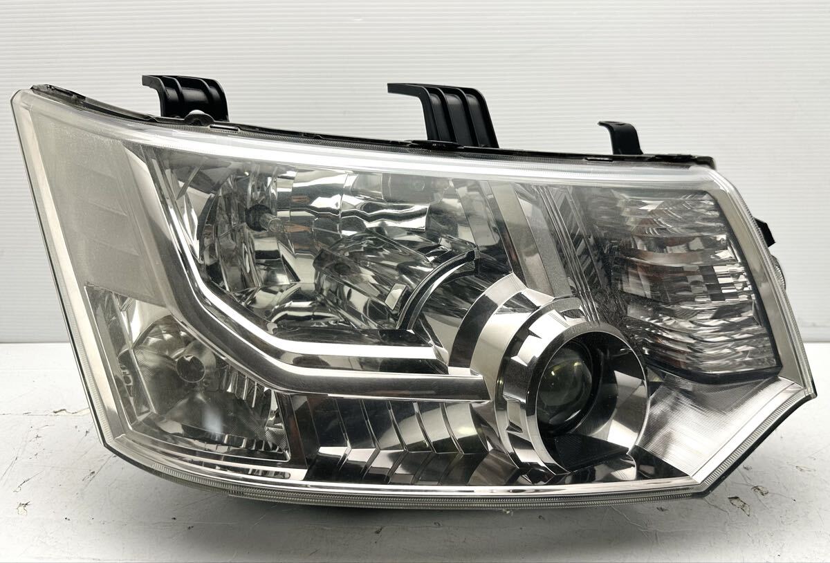 三菱 デリカD:5 / D5 CV5W CV1W CV2W CV4W 純正 HID ヘッドライト 右 バラスト バーナー付 KOITO 100-87918 (X240)拍卖