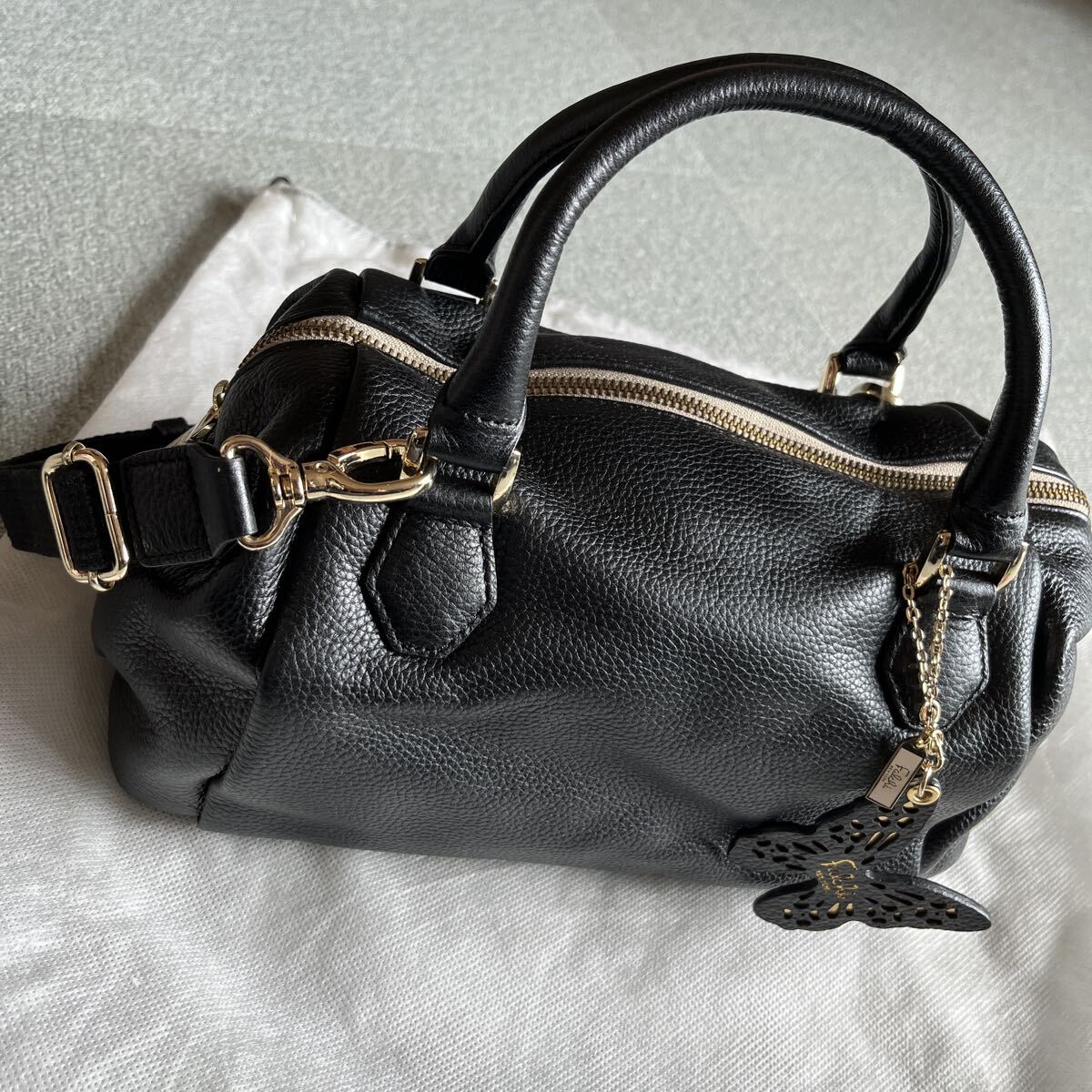 Falchi New York カルロスファルチ ブラック 牛革 2way!保存袋完備 新古品未使用 激安 早い者勝ち 斜め掛け ショルダー ハンドバッグ拍卖