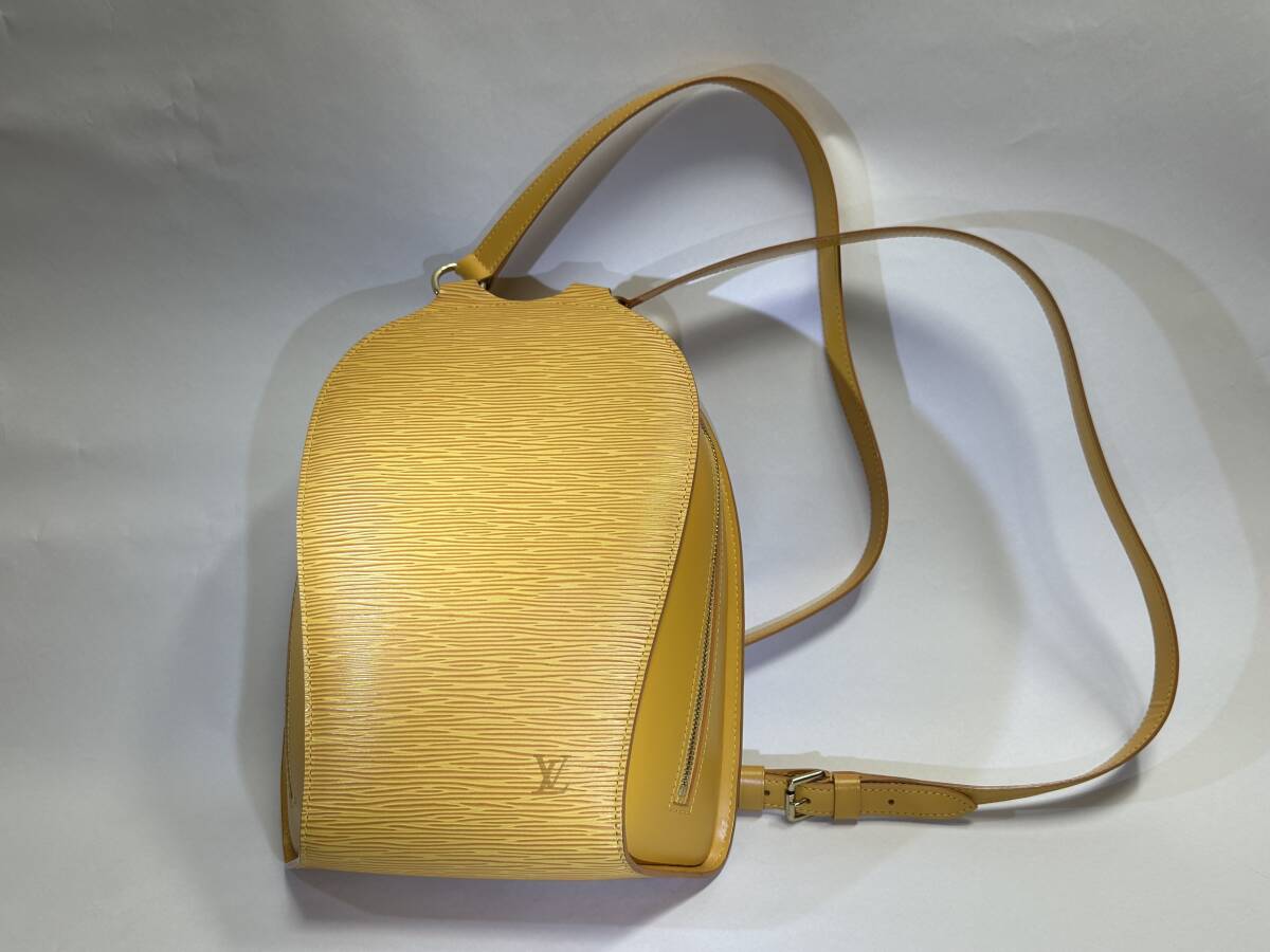 ルイヴィトン LOUIS VUITTON エピ マビヨン バックパック M52239 タッシリイエロー 中古拍卖
