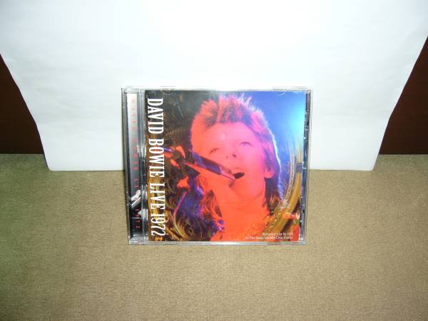 名手故Mick Ronson等在籍グラム期 貴重ライヴ録音「David Bowie Live Santa Monica’72」旧版/リマスター仕様BOX 国内盤中古/輸入盤新品。拍卖