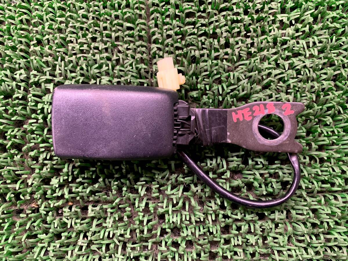 即決値段 動作OK Z3-1 スズキ ラパン HE21S フロント右 運転席 シートベルトバックル キャッチ 受け キャッチャー 受け皿拍卖