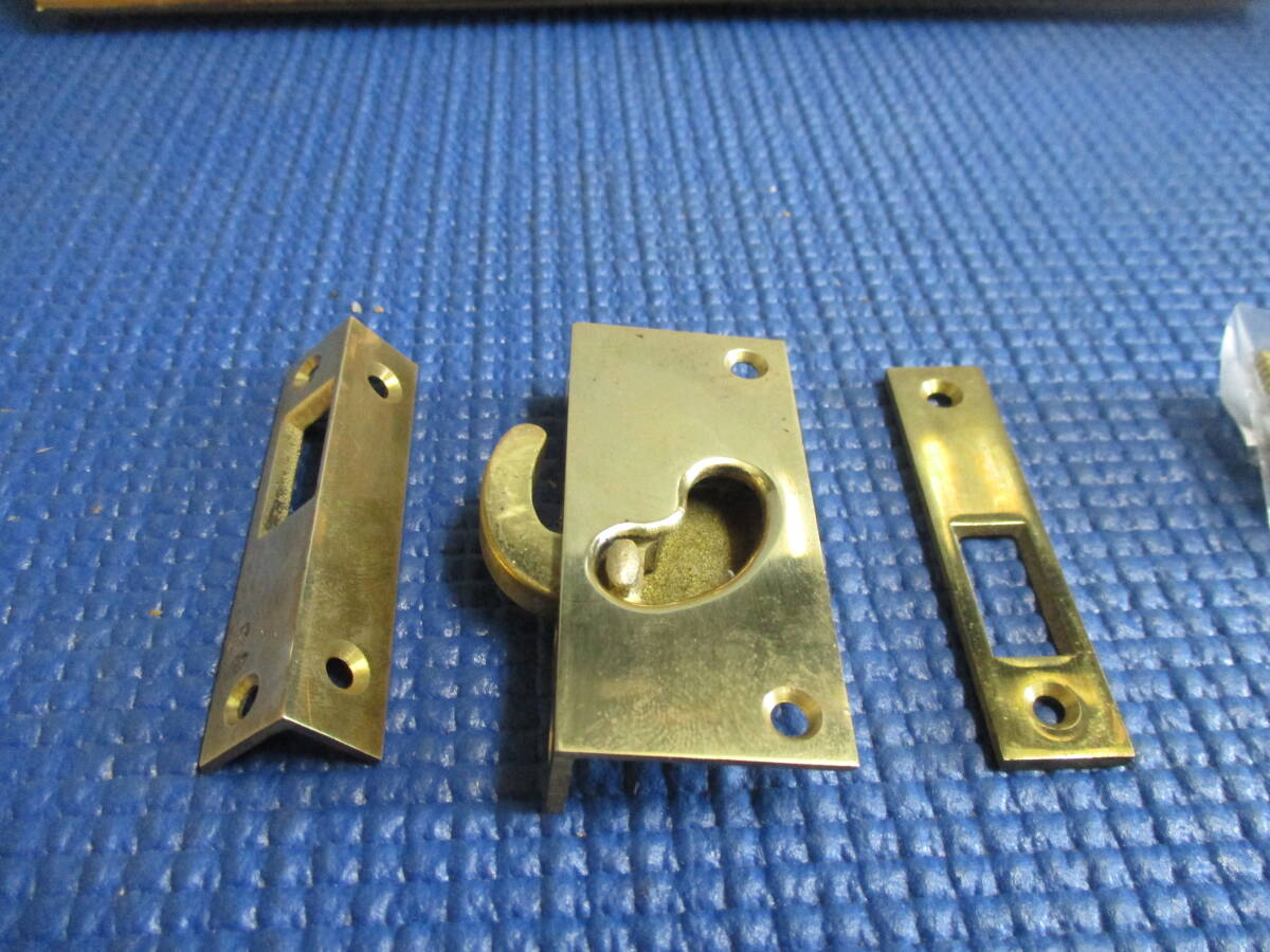 真鍮連結錠 真鍮レトロ 記号NO220 鎌錠の類です。 1ケで¥3000 送料¥185拍卖