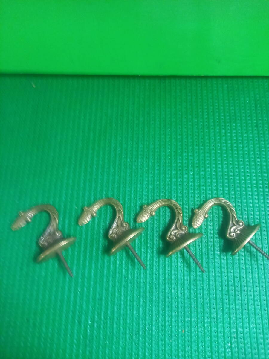 真鍮レトロ 真鍮 フック 土筆(つくし) 4ケで¥3200 送料¥185(クリックポスト)拍卖