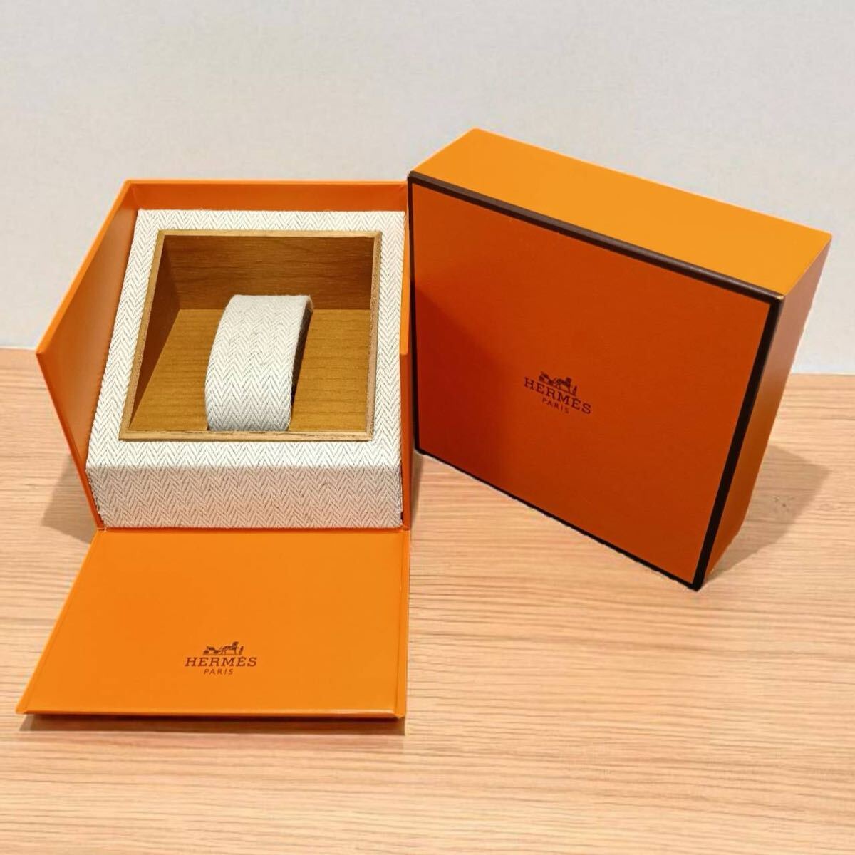 【良品】HERMES エルメス 箱 BOX ボックス 時計用 時計ケース ケース 空箱 ウォッチケース 空き箱 ブランド 収納ケース 箱拍卖