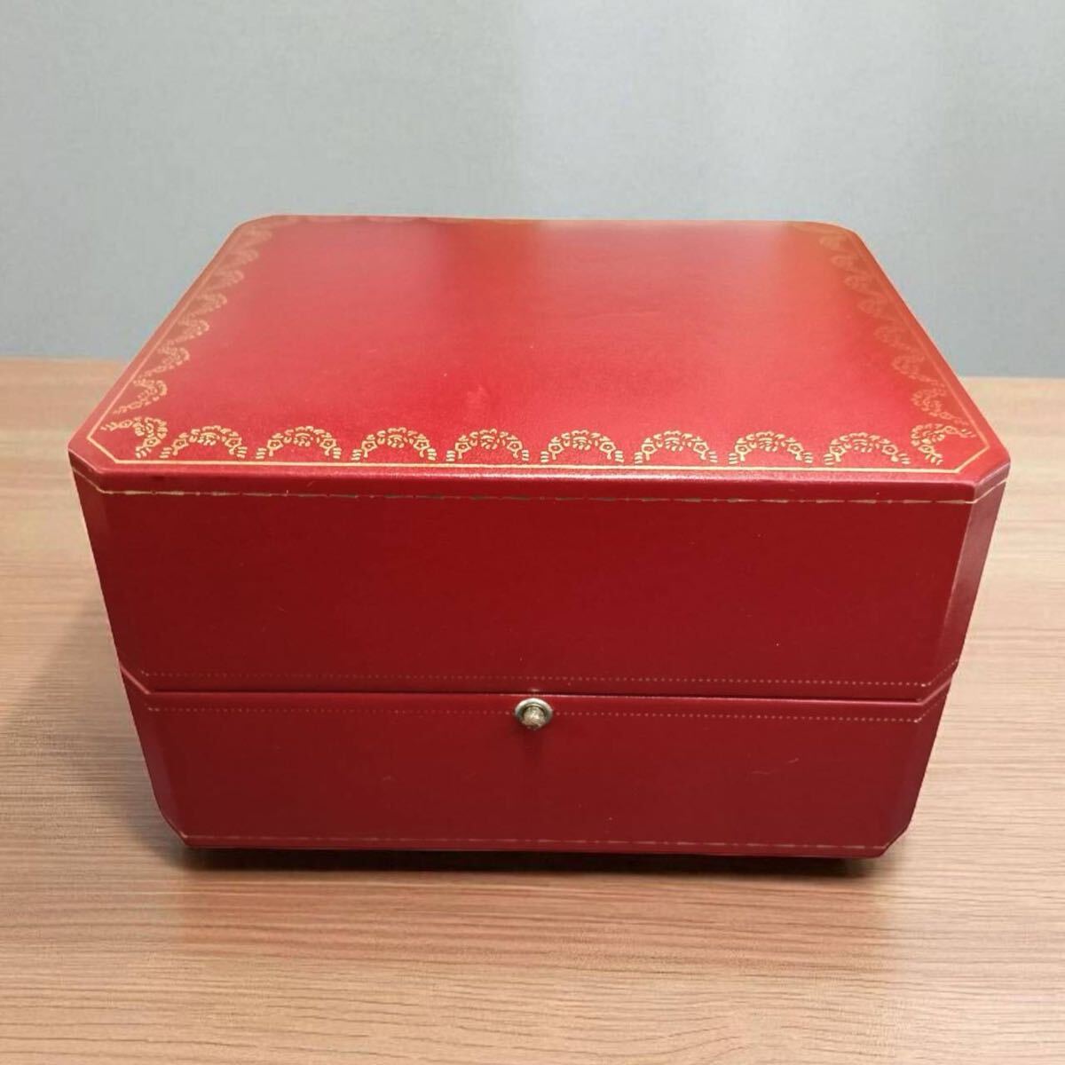 【良品】Cartier カルティエ 箱 BOX ボックス 時計用 時計ケース ケース 空箱 ウォッチケース 空き箱 ブランド 収納ケース 箱 外箱拍卖