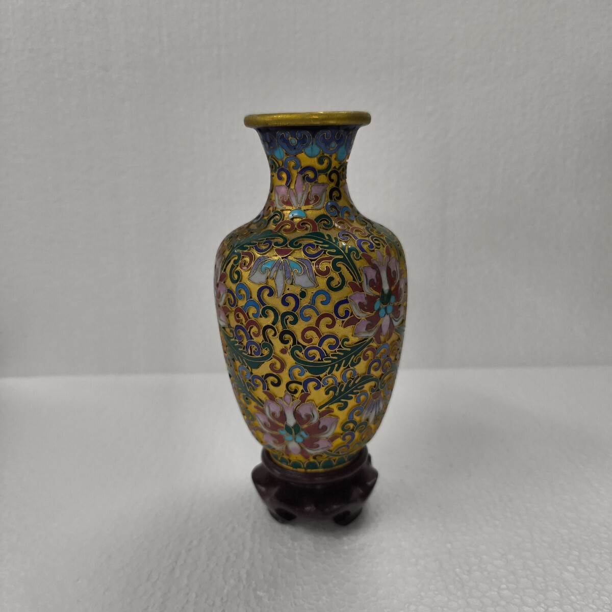 中国美術 七宝焼 台座付 花器 壺 花瓶 花入 置物 古玩 唐物拍卖