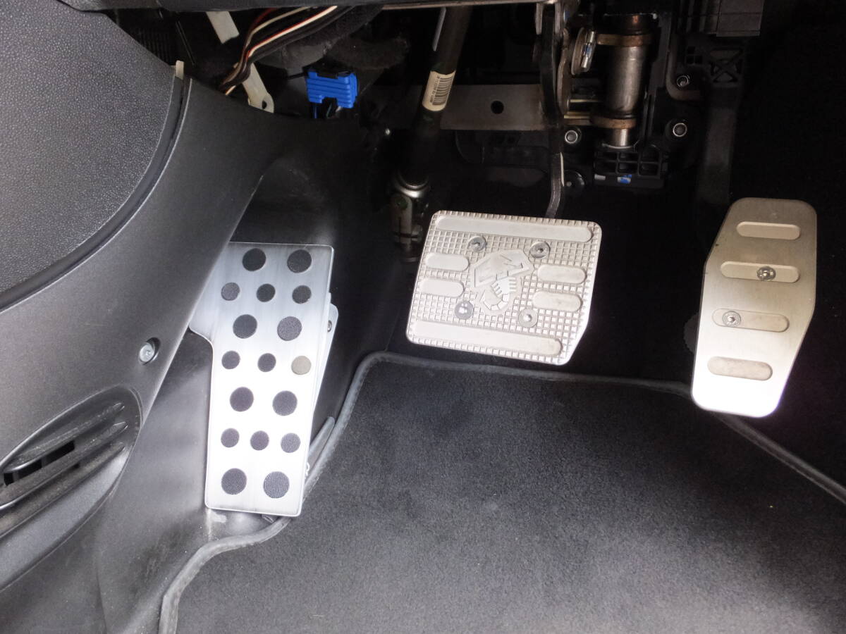 フットレスト フィアット チンクエチェント 500 595 アバルト等 右ハンドル 拍卖