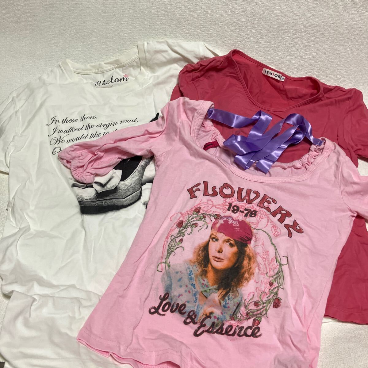 c1002 60 古着 レディース Tシャツ まとめて 3枚 セット 服 半袖 シミ黄ばみあり サイズ色々 ピンク リボン ホワイト かわいい ガーリー拍卖