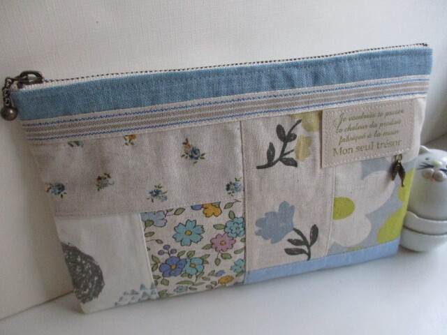 ハンドメイド * ちょっと大きめ 通帳ポーチ * 綿麻 デニム 等 いろいろ * パッチ :1 : ♪拍卖