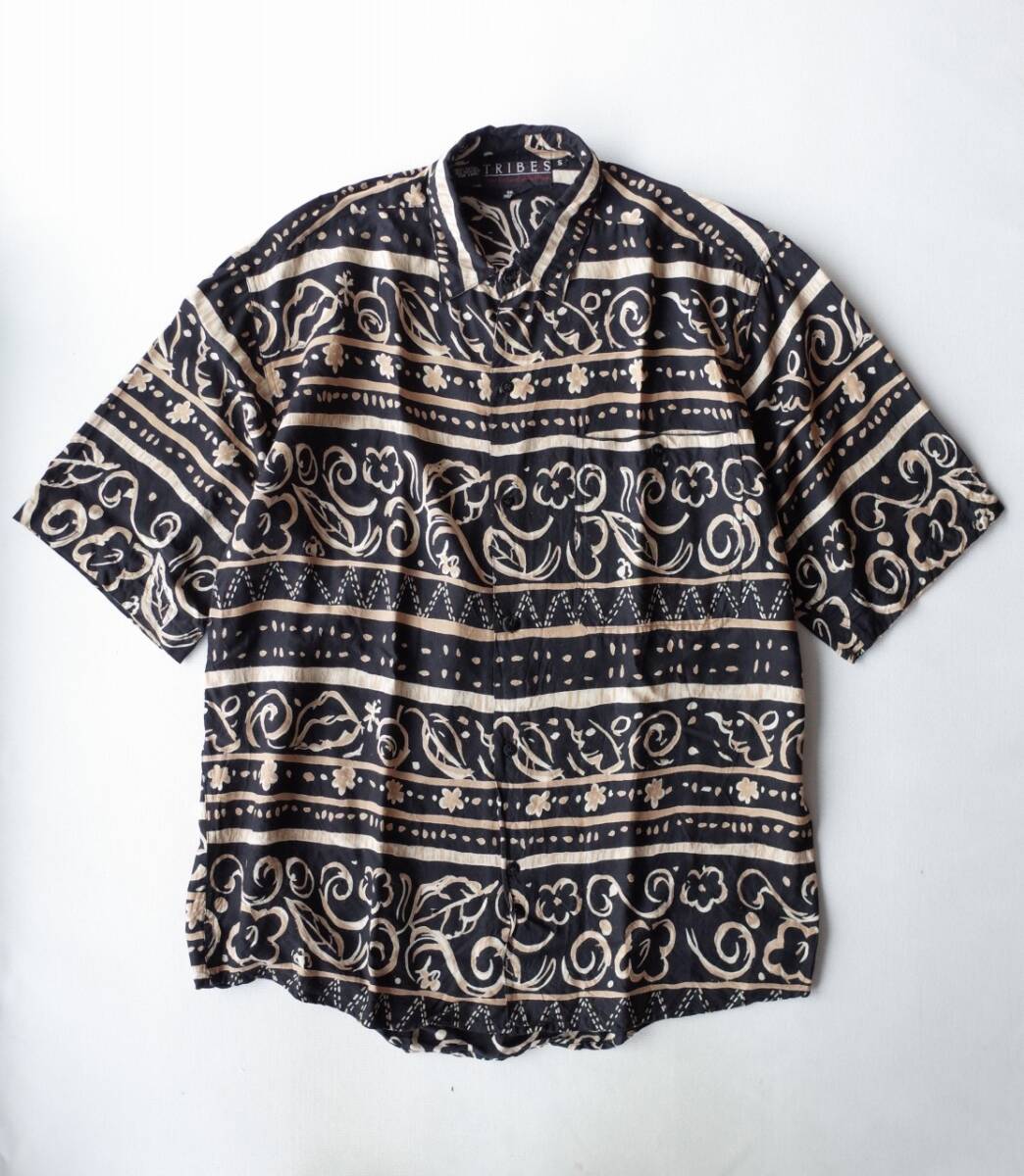 90's ビンテージ TRIBES 柄シャツ 半袖 S (大きめL相当) レーヨン 黒 ベージュ USA古着拍卖