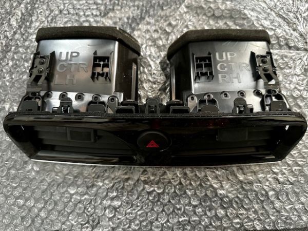 日産 NISSAN セレナ C26 純正 センター エアコン 吹き出し口 ハザードスイッチ 68750-1VA0A No.15216拍卖