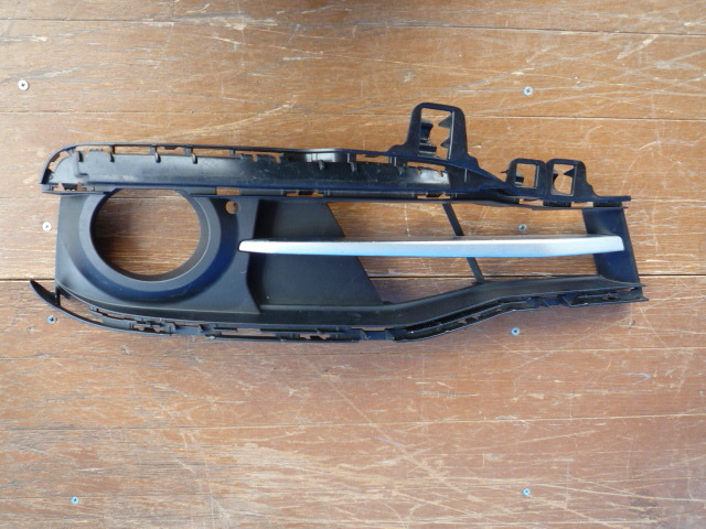 BJ5 BMW F30 3シリーズ フォグカバー 右 51117396888拍卖