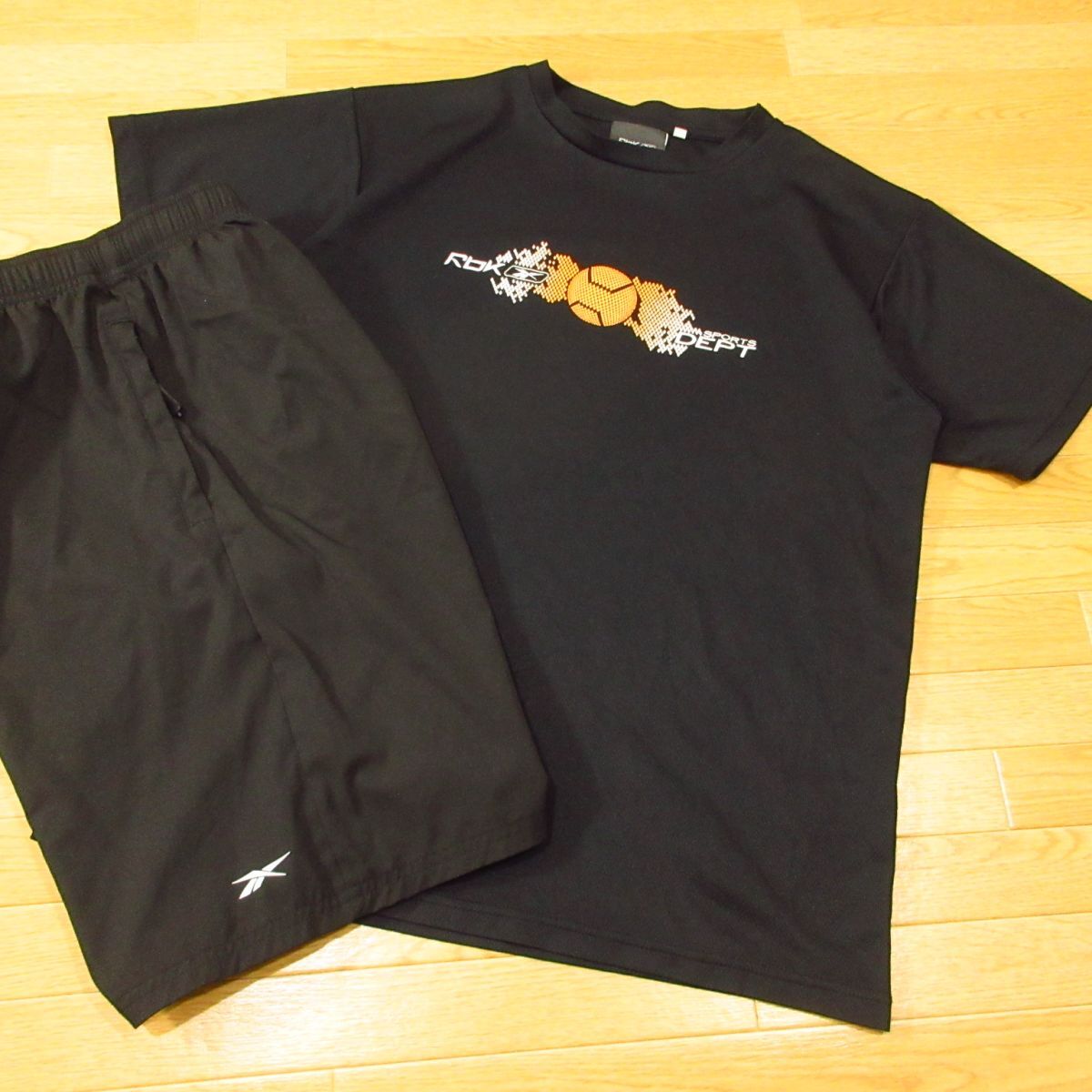 ◎良品!Reebok リーボック バスケ M 上下セット 半袖 Tシャツ&ハーフパンツ バスパン ジャージ ドライ 速乾 メンズ 黒◆BA3249拍卖