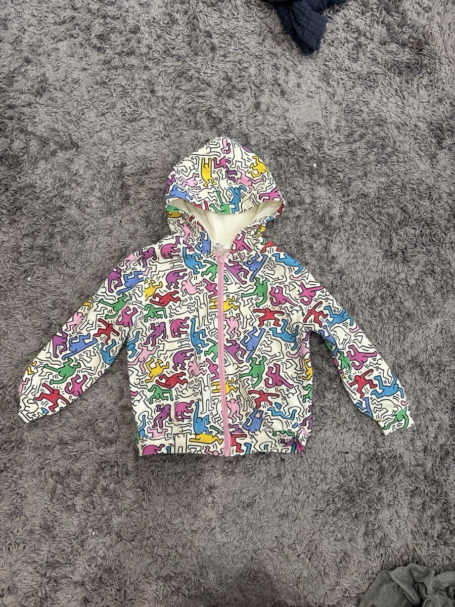 美品 H&M 人気完売品 キースヘリング 薄手裏起毛パーカー 110/120 フード キッズ kids拍卖
