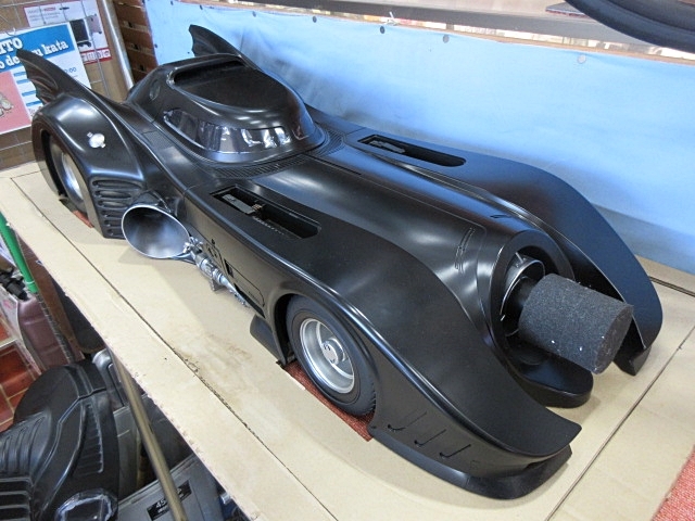 S6791 店頭引取限定 中古 バットマン バットモービル 107×50×28cm 前輪カバー片方欠品 現状渡し エーワン豊橋本店拍卖