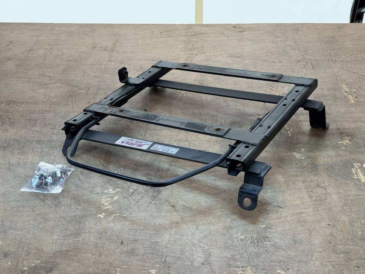【中古品・現状渡し】TANIDA JURAN N102SR シートレール 左側 下止めタイプ 加工品? R31スカイライン C32ローレル F31レパード【発送のみ】拍卖