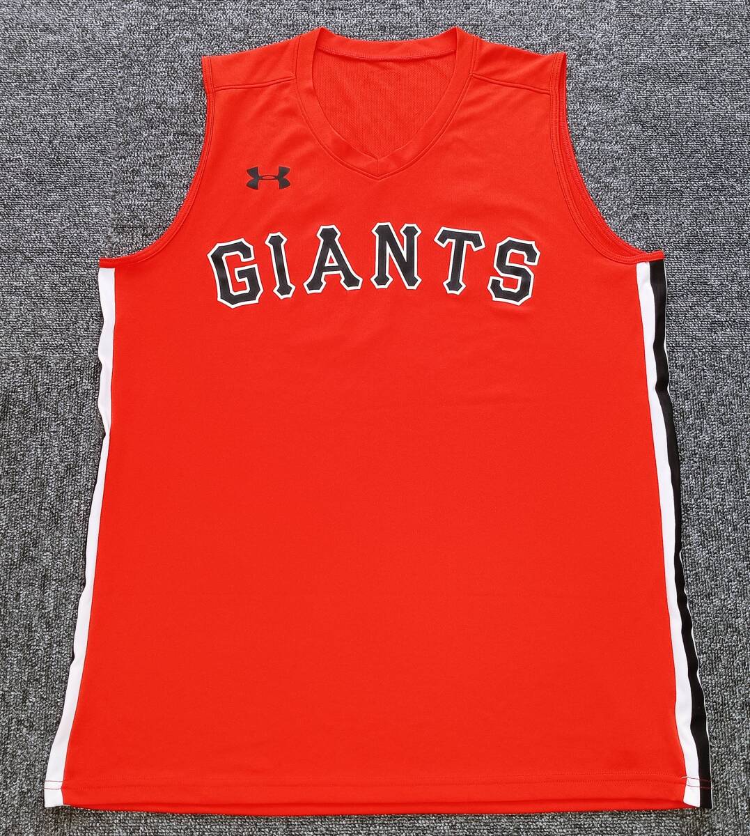 GIANTS×UNDER ARMOUR 読売ジャイアンツ 菅野智之投手 No.19 ノースリーブ タンクトップ(L相当)TOKYO GIANTS拍卖