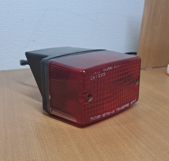 SUZUKI RG50Γ NA11A ガンマ テールランプ ジャンク品 ベース スズキ ガンマ50拍卖