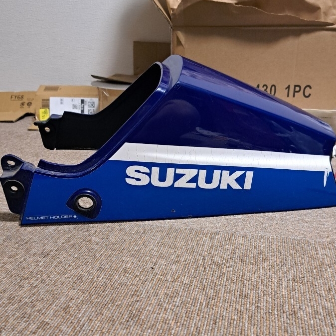 SUZUKI RG50Γ ガンマ NA11A テールカウル スズキ ガンマ50 破損有り ジャンク品拍卖