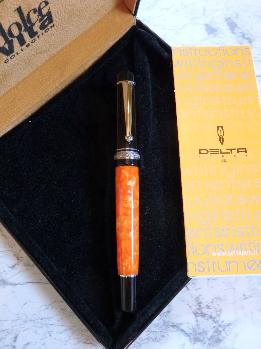 ◆【きれいな良品】【送料410円】デルタ ドルチェビータ・スリム万年筆 ペン先:14K585ソリッドゴールド EF拍卖