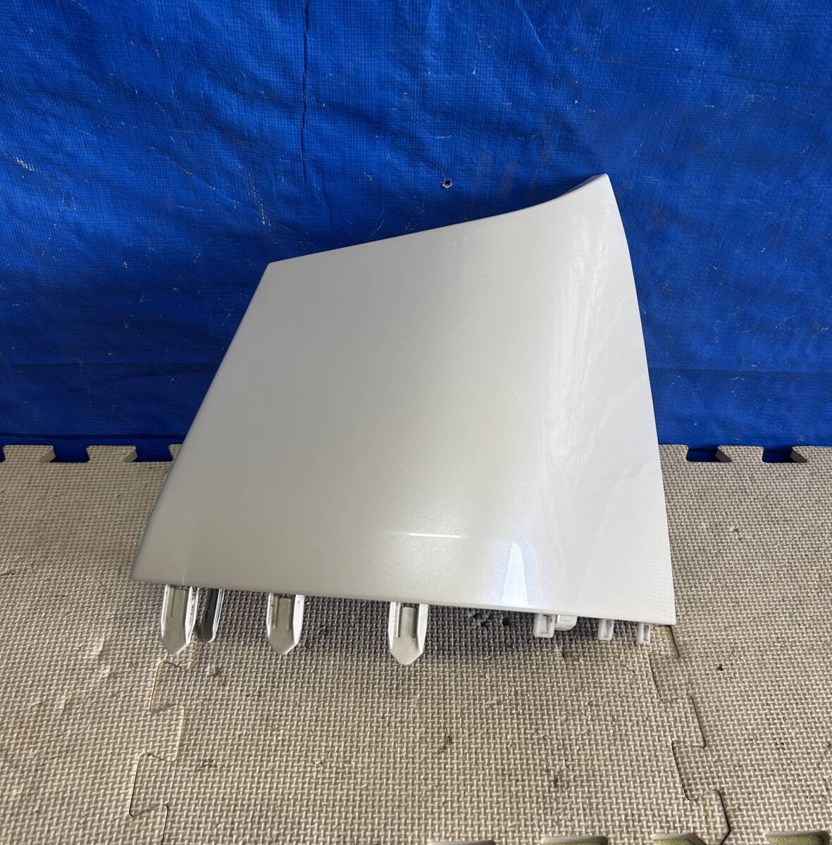 アルファード ANH20 ANH25 20系 H21年 右コーナーパネル リアフィラー 52162-58020 カラーナンバー 070拍卖