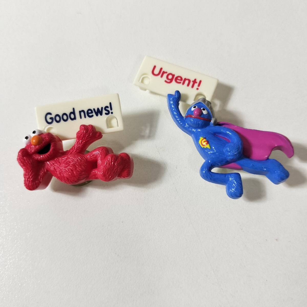 2001年 森永製菓 セサミストリート カラフルチョコレート メッセージ&吸盤付きメモスタンド型フィギュア エルモ & スーパーグローバー 2点拍卖