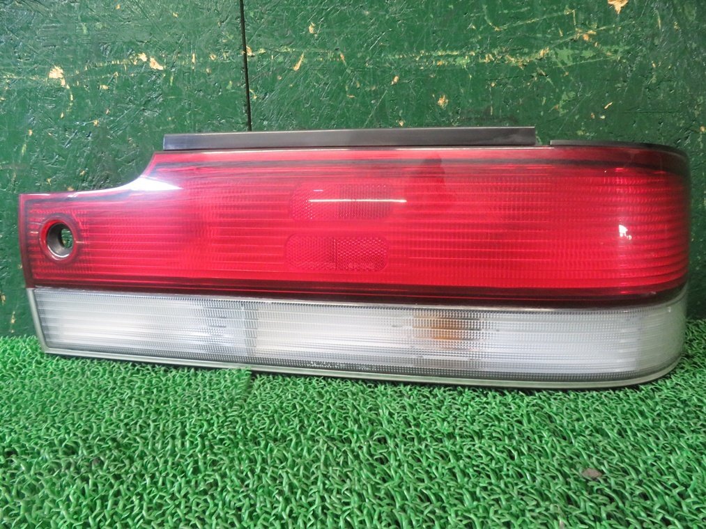 『psi』 マツダ HEEA センティア 右テールランプ イチコ 4766 H7年式拍卖