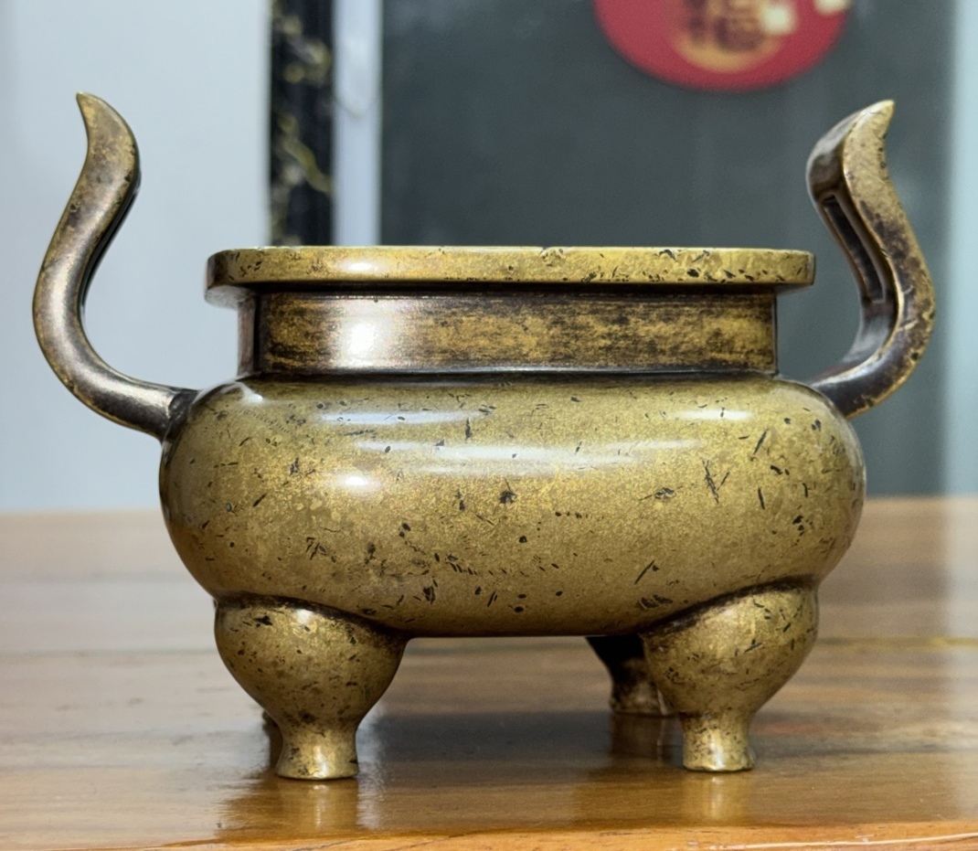 旧 大明宣德 六字楷書・朝冠耳四角銅香炉 古家具 中国古美術 古賞物 古置物 唐物 S78拍卖