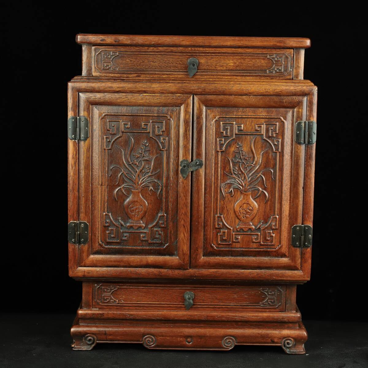 旧 清代 花梨木 彫刻 対扉 上下引き出し 収納棚 中国古美術 古賞物 古置物 唐物 S78拍卖