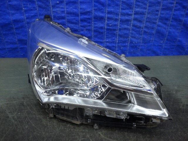 3957 ヴィッツ 130 後期 右ライト ハロゲン 52-301 L4 NSP130 KSP130 美品拍卖