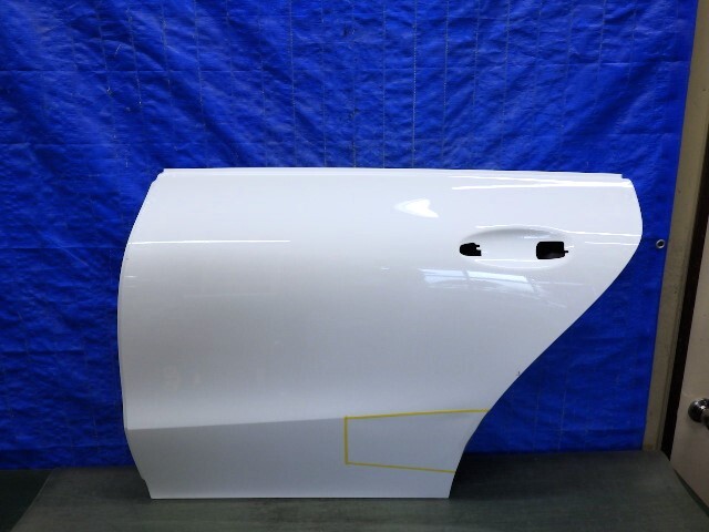 B039 CLAクラス C118 左リアドア A118 732 05 00 メルセデスベンツ拍卖