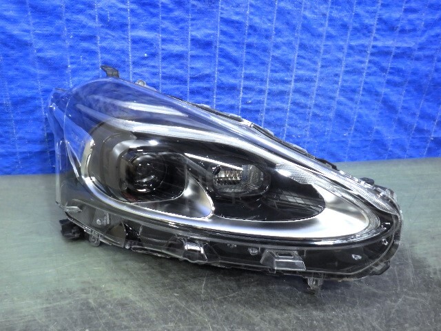 3719 シエンタ 170 後期 右ライト LED 52-317 81110-52N00 33 NSP170G NCP175G NHP170G 美品拍卖