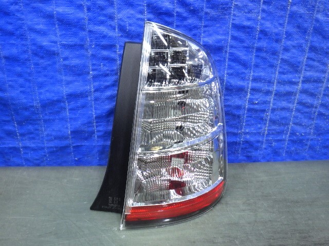 K434 プリウス NHW20 後期 右テール LED 47-13 美品拍卖
