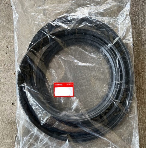 ホンダ フィット RS GE8 GE9 未使用 純正 トランク テールゲート ウェザーストリップ ゴム ラバー モール H1518-2拍卖